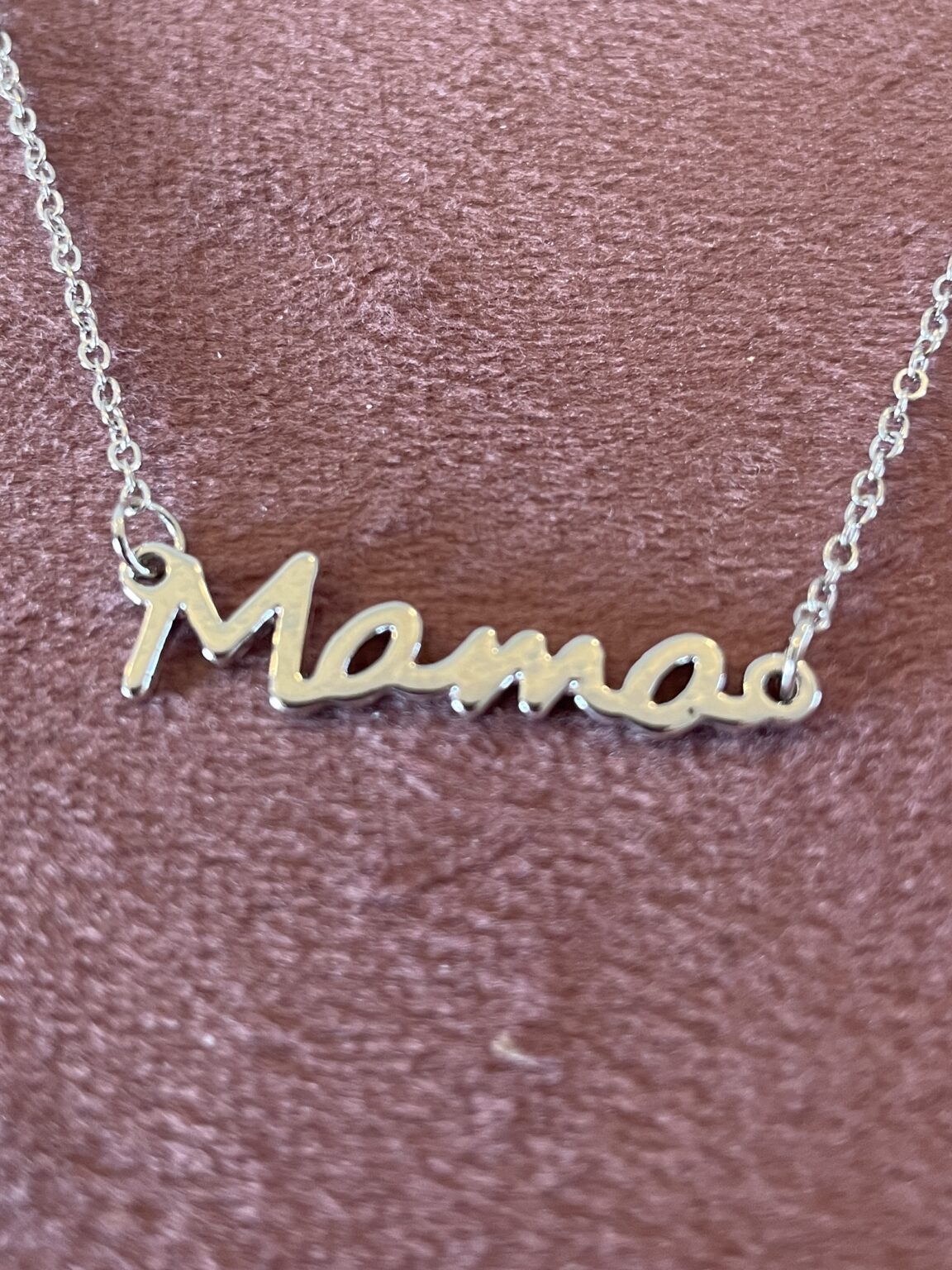 Deze mama armband is een mooi cadeau om moeder te eren