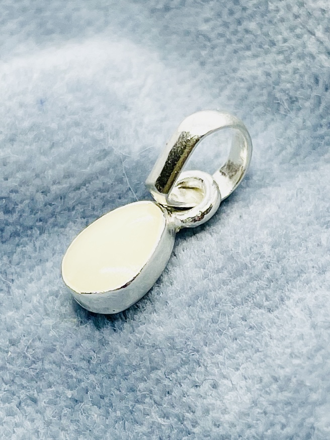 Dit borstvoeding hangertje is maar 6/4 mm