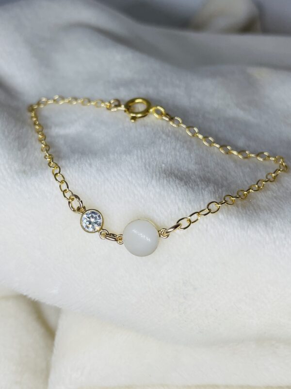 Geboortesteen in melkarmband - Gouden Armbanden sieraad