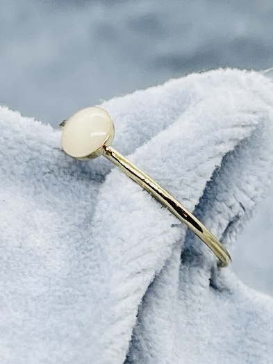 Goud ring moedermelk