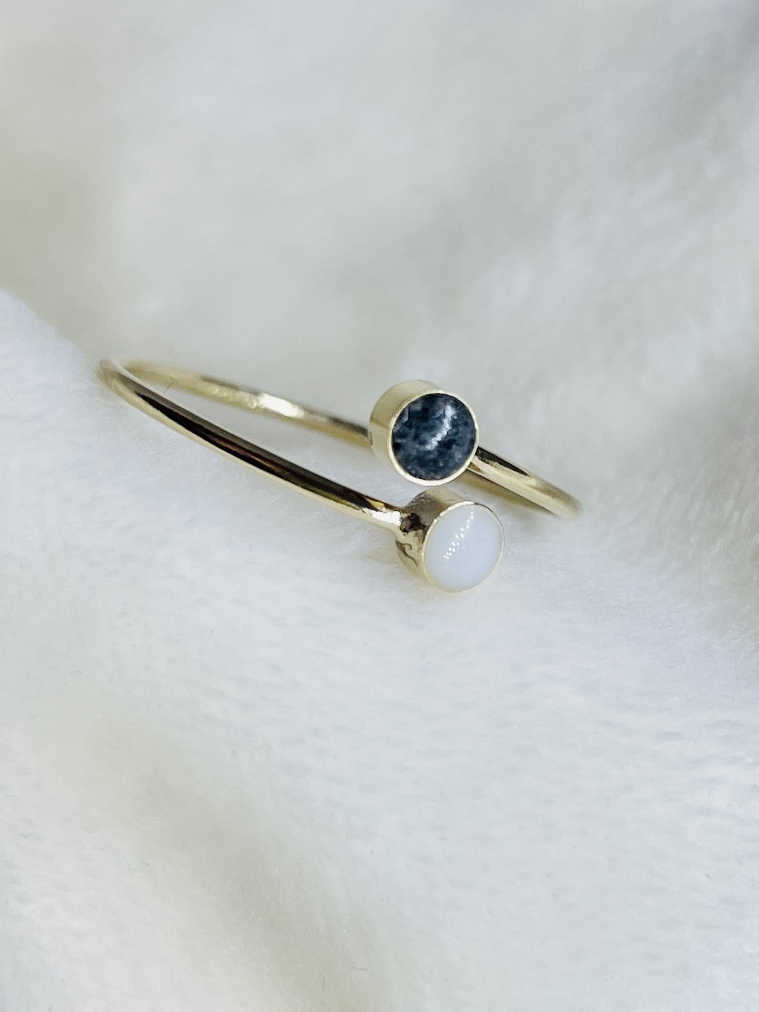 Deze stil geboren ring met moedermelk en as maak ik naar wens hoe jij het wilt.