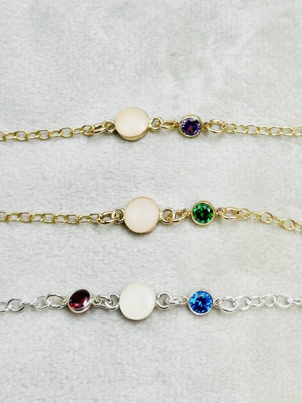 In deze webshop moedermelk sieraden is er veel keuze in sieraden