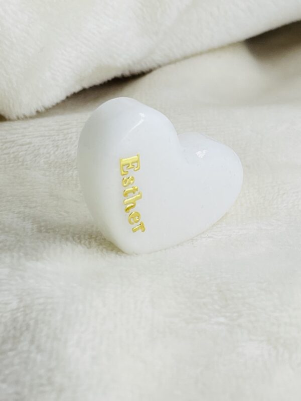 Wil je graag een moedermelk hart en ook een naam erbij dan kan dat met de letters op een hart