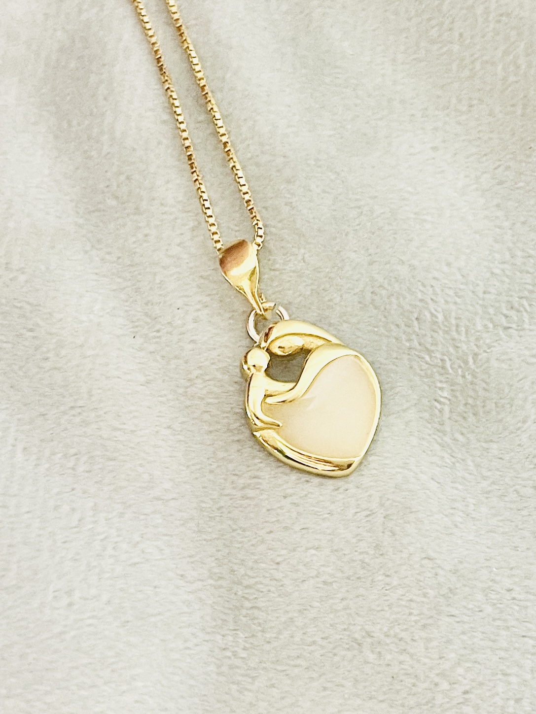 Deze moeder&kind melkhanger is een mooie herinnering van je borstvoedingperiode