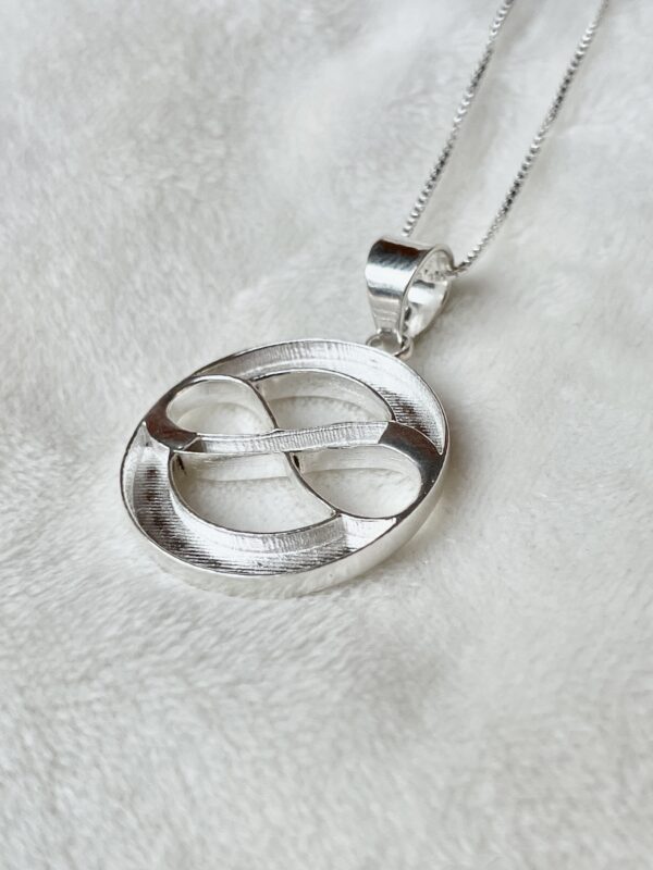 In de hanger gaat jou borstvoeding verwerkt worden.