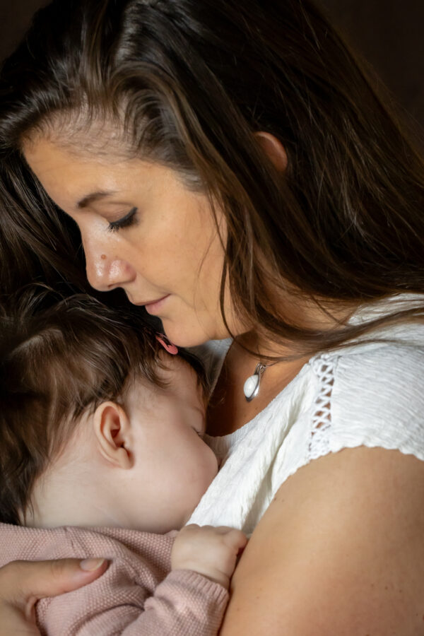 Van je moedermelk maak ik ene witte steen