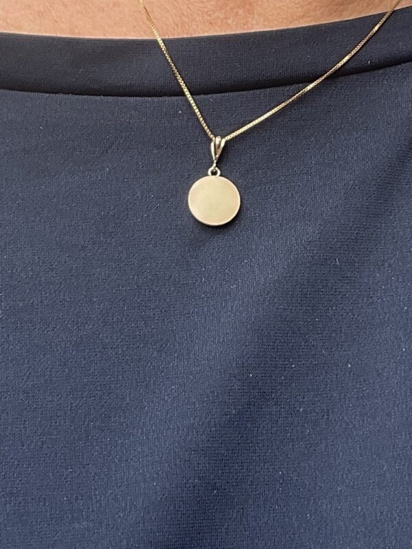 Op hals melkhanger goudJPG