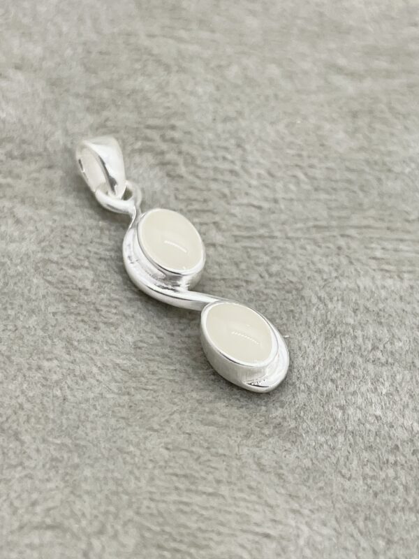 Twee kindjes moedermelk - Zilveren Hangers sieraad