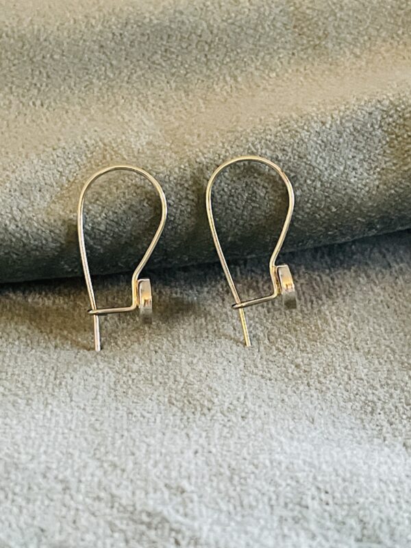 Deze melk oorhangers worden gemaakt met jouw eigen borstmelk