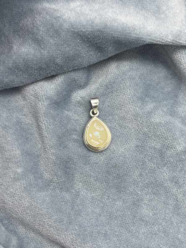 Zilver melk druppelJPG